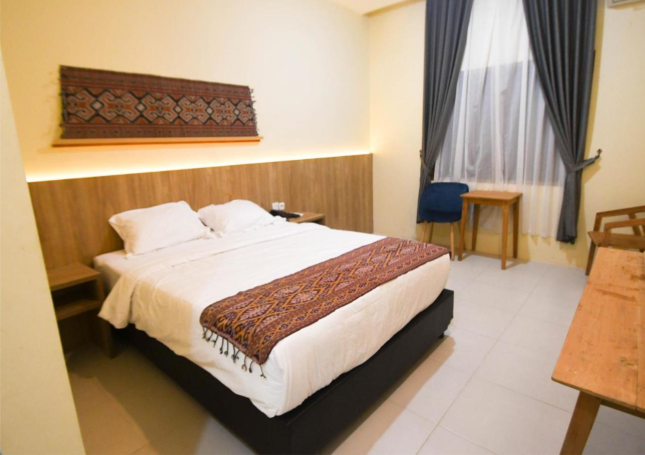 Pasola Hotel Waikelo Luaran gambar